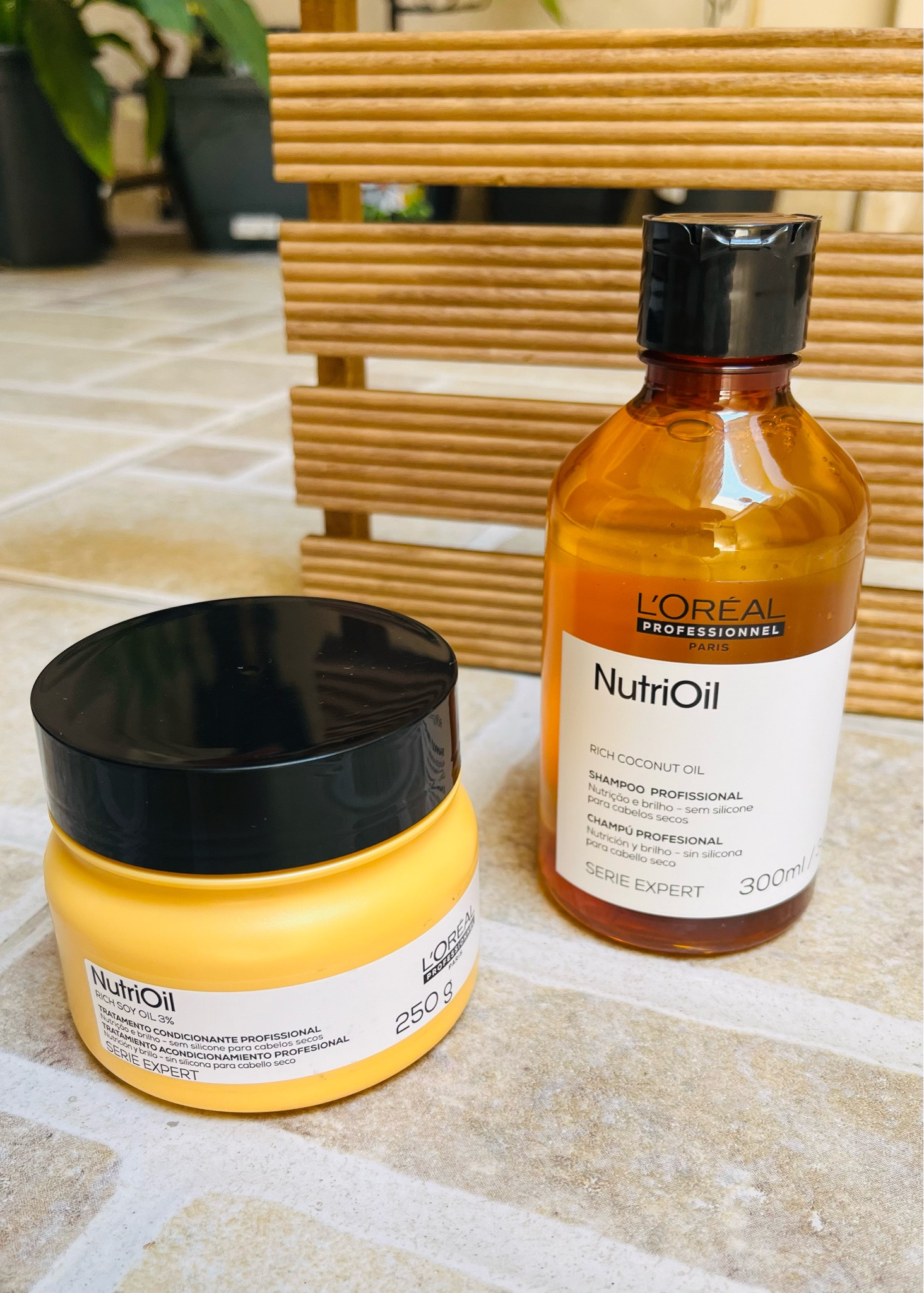 Depois das mechas feitas no cabelo, o cuidado precisa ser dobrado. Estou adorando usar essa linha da #loreal 
Meu cabelo está bem hidratado e macio. 