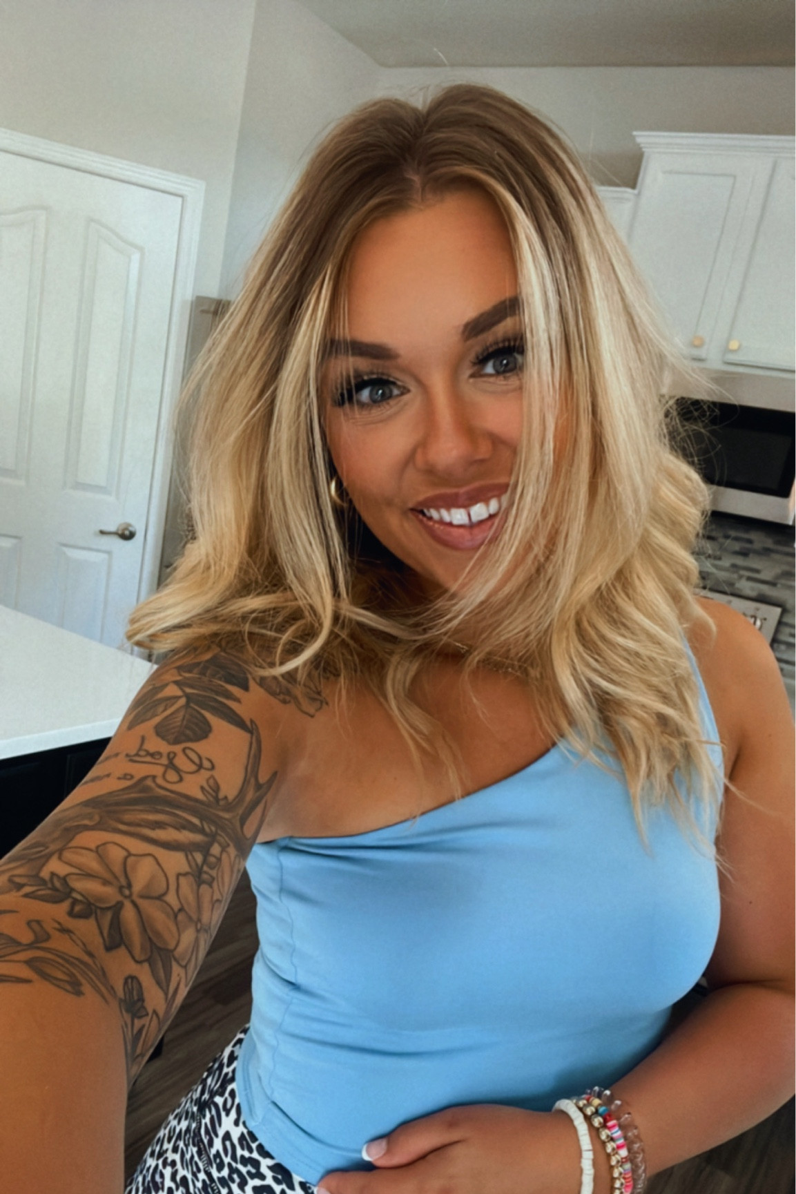 Heatless satin hair roller hack viral hair trends

#LTKbeauty #LTKstyletip #LTKFind