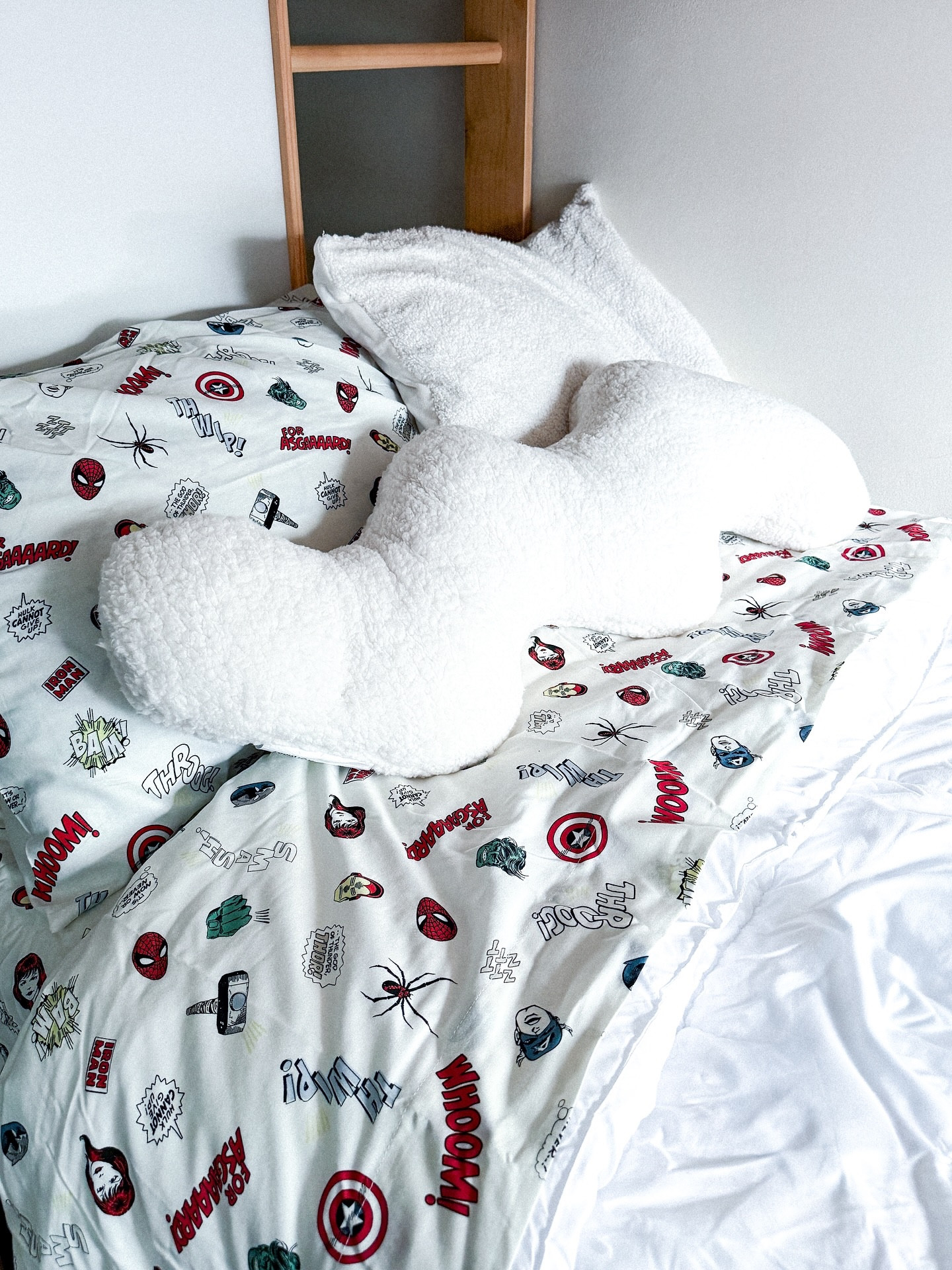 swipe to see jasper’s new bedding set 🛌☁️

finally found a boy bedding set that isn’t cars or dinosaurs 😭💀 the marvel x pillowfort collection at @target is seriously perfect — fun for him, aesthetic for me 🤝🏼✨

we already had the duvet insert + mattress protector so this full refresh was under $60 👏🏼💸

comment ‘SHOP’ below for a dm with the link to shop everything in this post on my LTK 💬 https://liketk.it/5s4vc

@target @targetstyle @bedsurehome @pillowfortbytarget 
#targetpartner #targetfinds #boymomlife #targethome #kidsroomdecor #marvelkidsroom #pillowfortstyle #targetstyle #boyroominspo #targetbedding #ltkhome #ltkkids #budgetfriendlyfinds #roommakeover #cozyhomevibes #momhacks #amazonfinds #amazonhomefinds

#LTKKids #LTKHome #LTKFindsUnder50