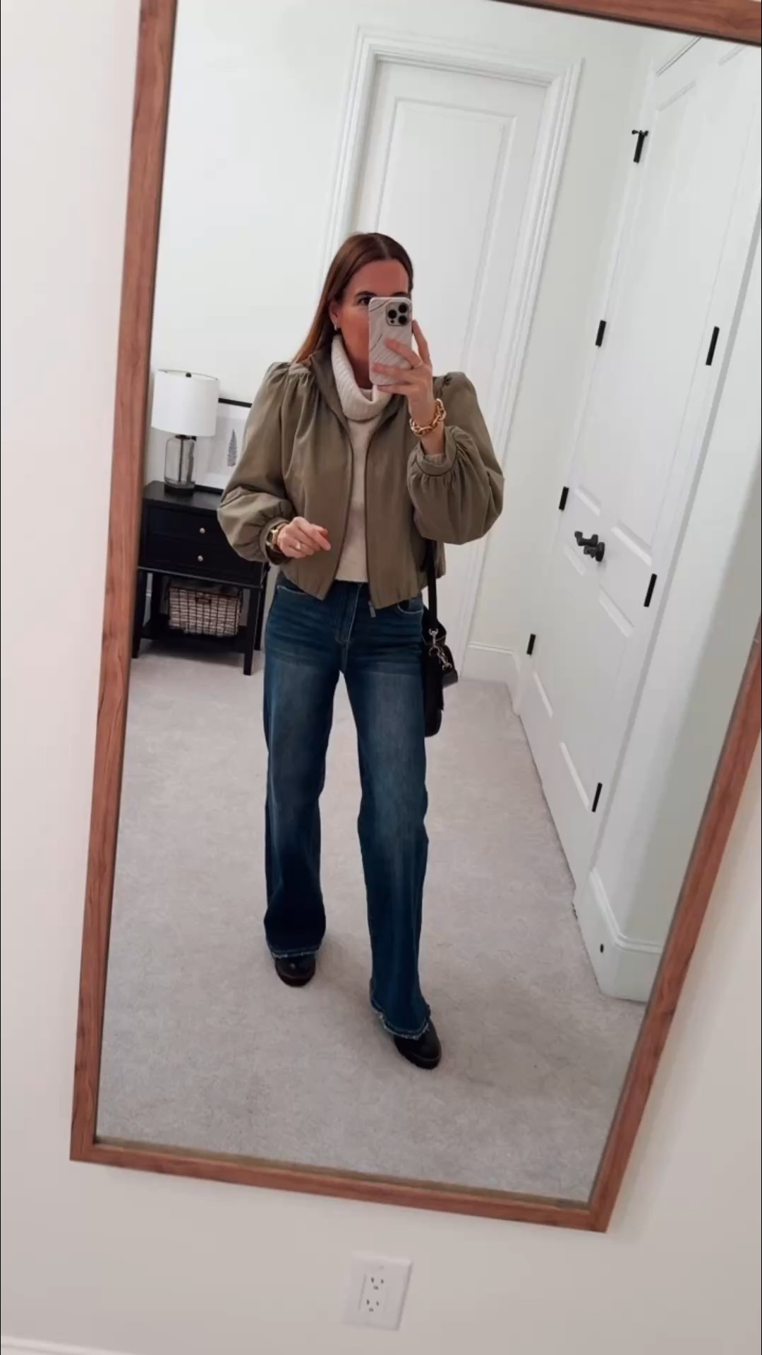 Head over heels for this lightweight jacket. It’s a 10/10. You know it’s good when you wear it out the day it arrives. 