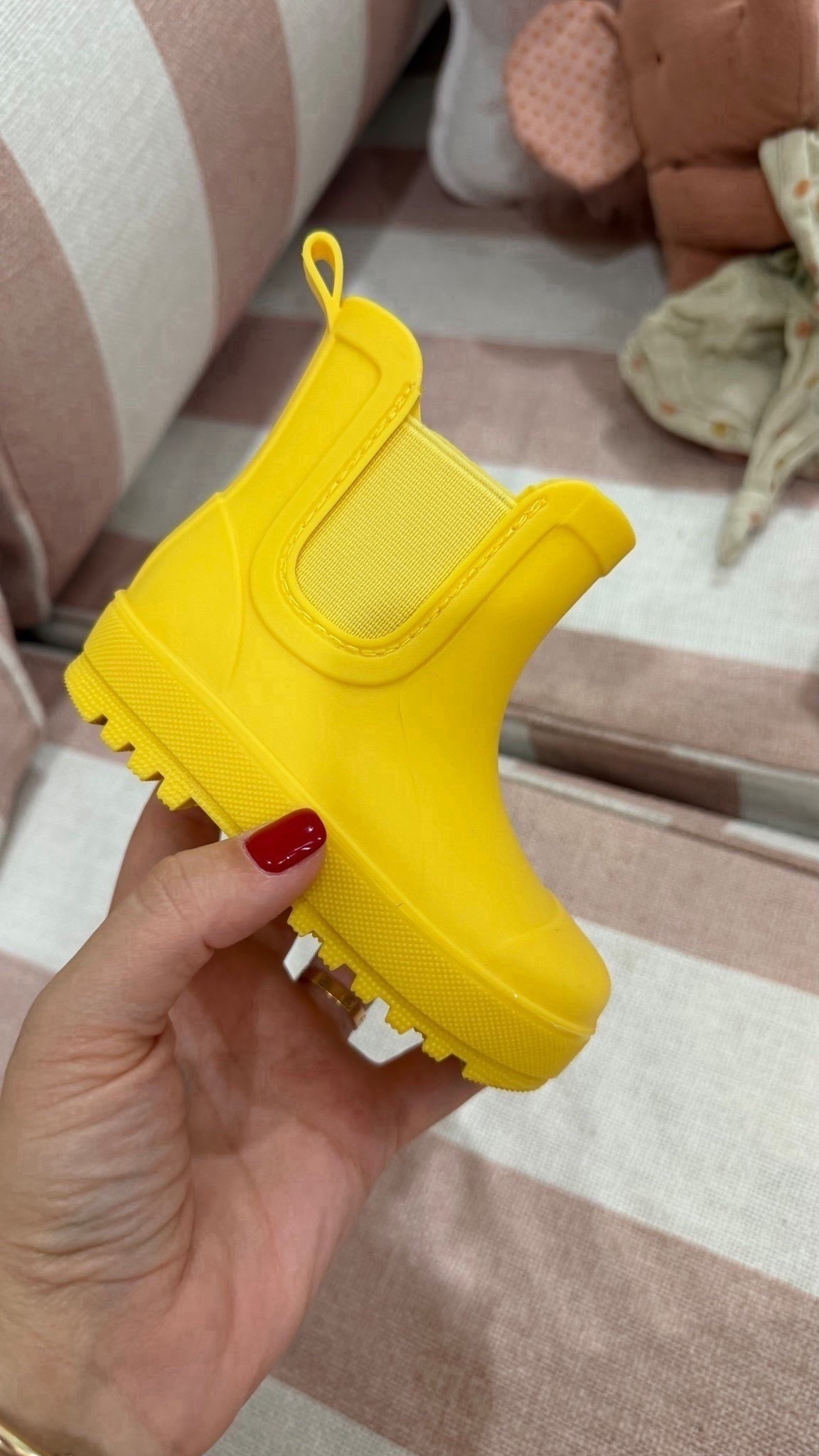 Yellow toddler rain boots! She’s wearing size 4


#LTKBaby #LTKActive #LTKKids
