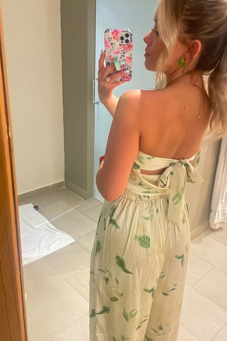 ✨🌴Honeymoon vibes🌴✨ 
Last night’s outfit for a beach party and the moon lounge 🌙 in Punta Cana ☀️

#LTKfindsunder100 #LTKstyletip #LTKtravel