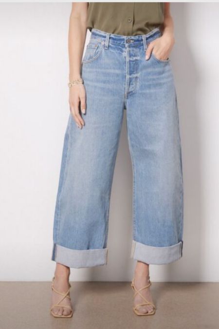 in love with the fit/wash of these jeans. barely barrel-shaped, super high waist button fly. elongating + slimming for tall girls with bigger thighs. slightly baggy fit but runs big, I normally wear a 29 and did a 27 in these.

barely barrel jeans | wide leg jeans | baggy jeans 



#LTKMidsize #LTKOver40 #LTKStyleTip