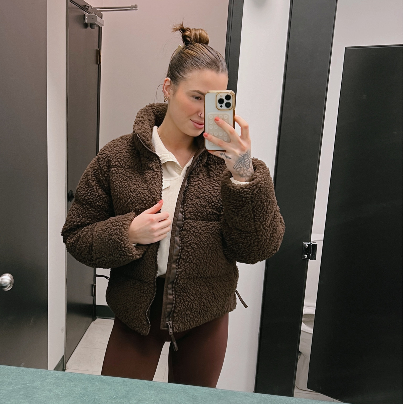 This puffer 😍😍 fuzzy, brown & warm… what more can you ask for?? And ON SALE!!!!🥹🫶🏼

#LTKCyberSaleES #LTKstyletip #LTKSeasonal
