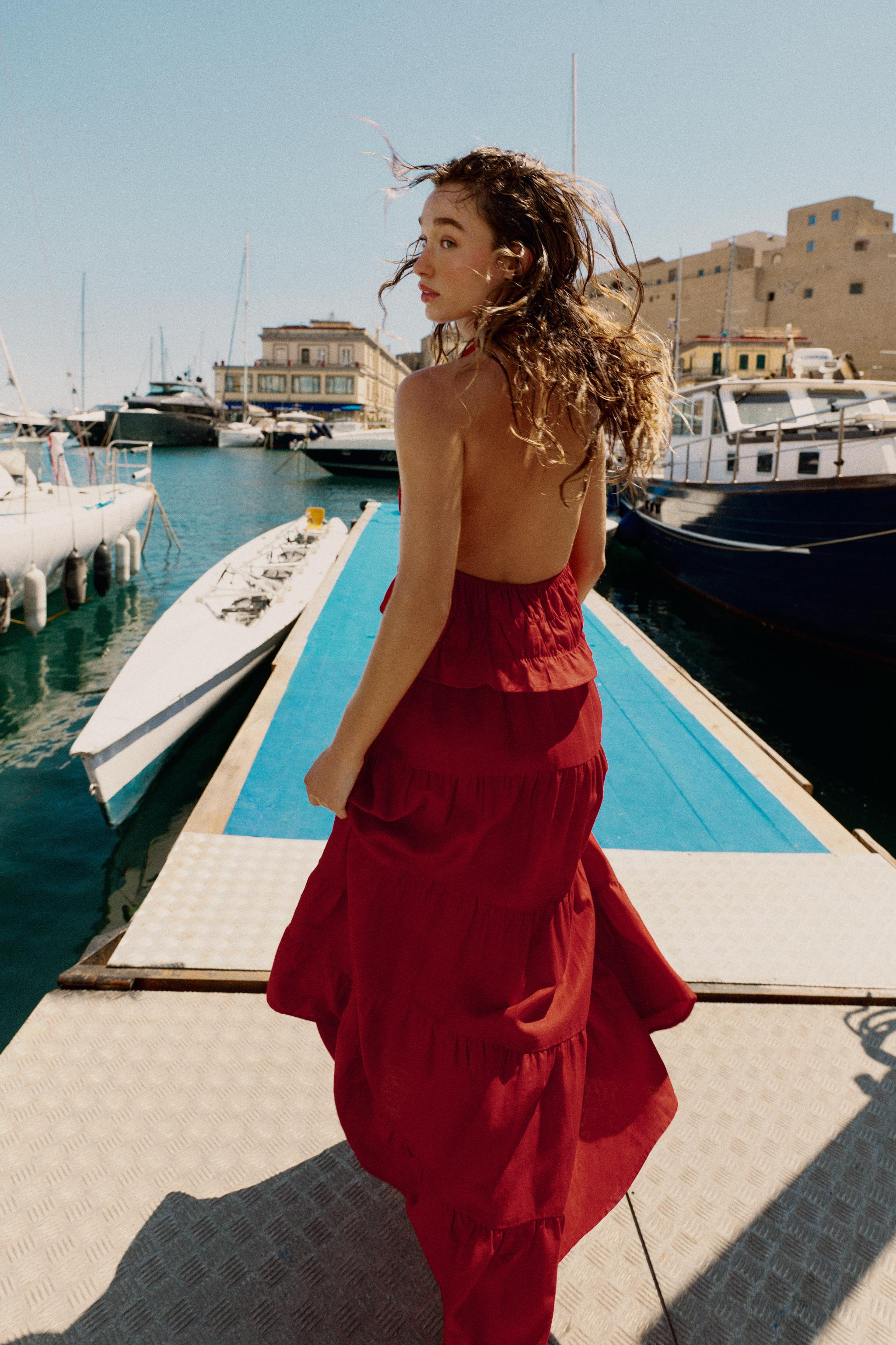 Model height: 170 cmMidi skirt with ruching made of linen. Adjustable elastic drawstring waistban... | Zara Canada