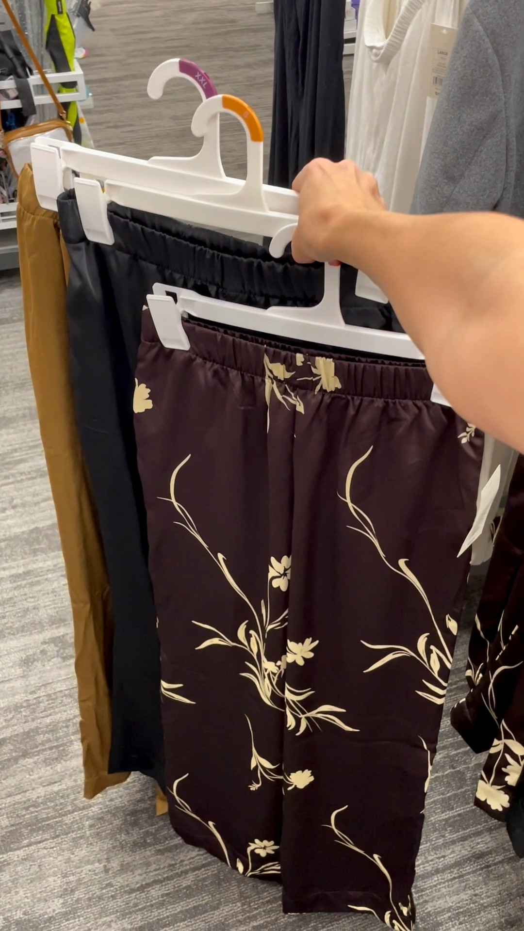 Loving the print on these new satin pants. Perfect for work or weekend wear 

#LTKFindsUnder50 #LTKWorkwear #LTKootd