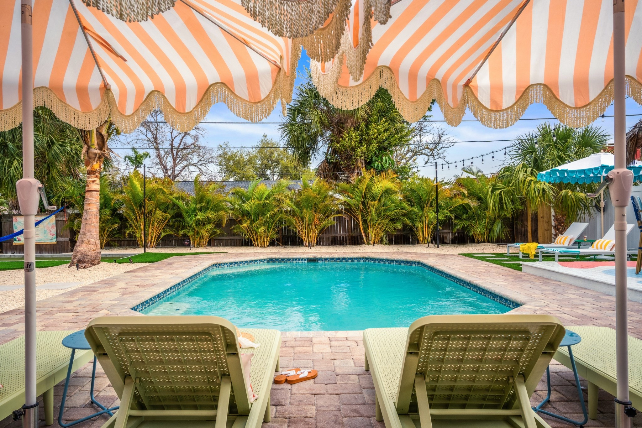 Coral cabana poolside

Outdoor umbrella, pool loungers, outdoor tables, Wayfair finds

#LTKSaleAlert #LTKSeasonal #LTKHome
