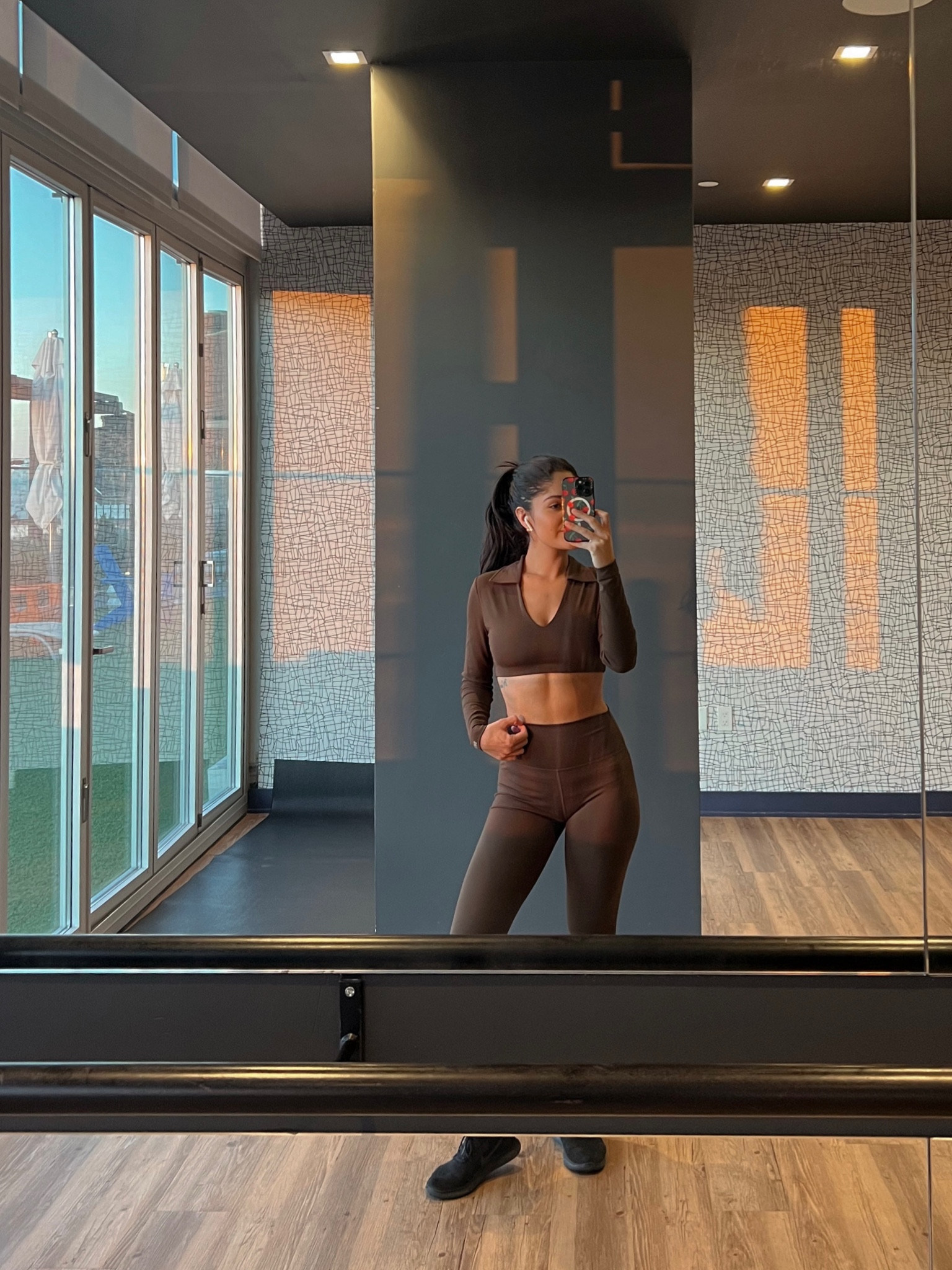 monday movement 🤸🏻‍♀️ workout set, set active, pilates outfit, brown 