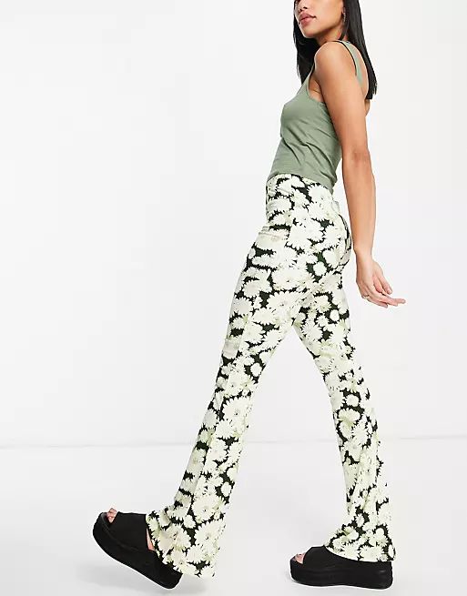 Topshop crinkle flared trouser in abstract daisy print | ASOS (Global)