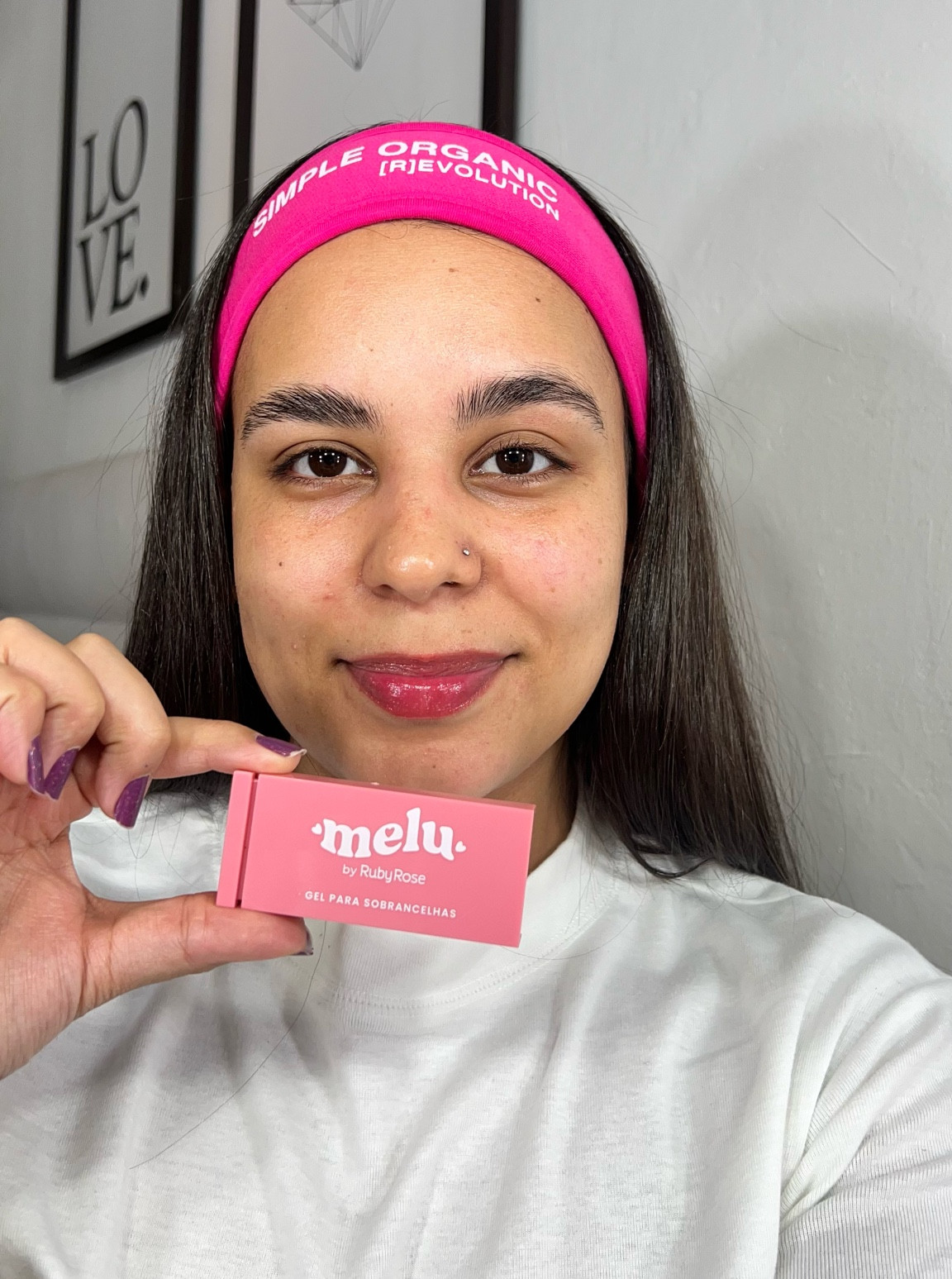 Uma sobrancelha aplicada x Sobrancelha sem aplicar o Gel.

Ruby Rose Melu auxilia no alinhamento das sobrancelhas garantindo efeito laminado e super natural.

#LTKbeauty #LTKstyletip #LTKbrasil