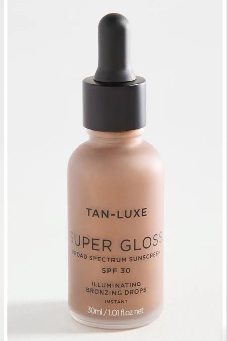 Obsessed with these bronzing drops with spf! 