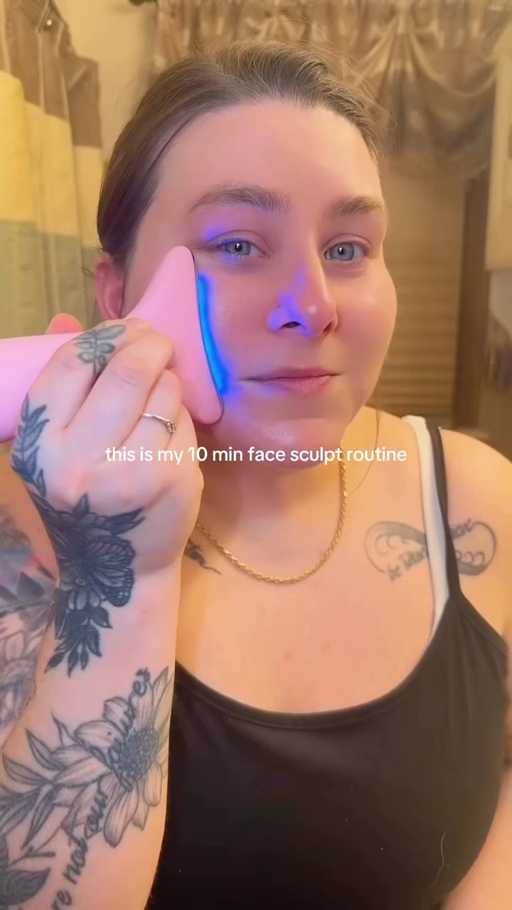 my 10 minute face sculpt routine at home ✨
this is what i reach for when i want a little extra lift, definition, and glow without overcomplicating my routine

it’s become one of those small things that helps me stay consistent and actually see a difference over time
#redlighttherapy #facesculpting #skincareroutine #beautytools #glowingskin

#LTKselfcare #LTKOver40 #LTKBeauty