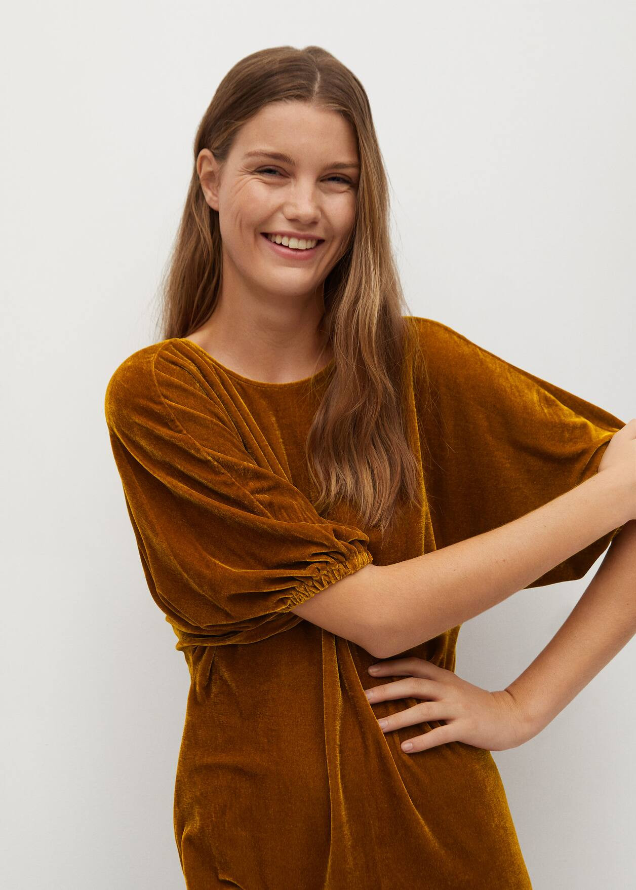 Flowy velvet dress | MANGO (US)
