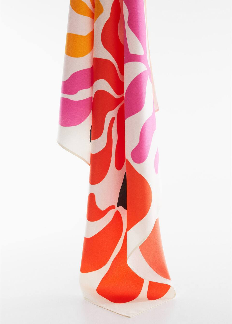 Scarves and foulards for Women 2023 | Mango USA | MANGO (US)