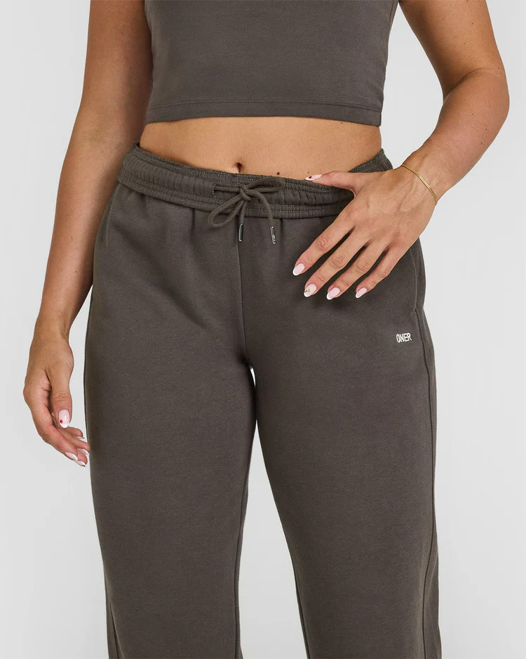 Foundations Jogger 
 Deep Taupe | Oner Active (UK / US)