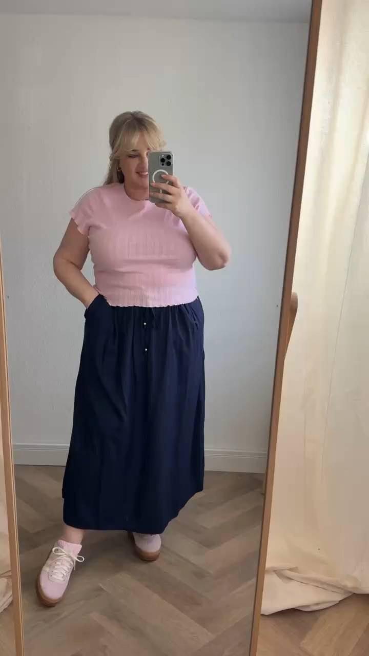 Spring-Outfit 💗

20% sparen mit dem Code: OSTERN26 
nur bis 6.4. einmalig pro Kundin in der App bei Bon Prix einlösbar

#rock #plussizefashion #spring

#LTKdeutschland #LTKplussize #LTKspring