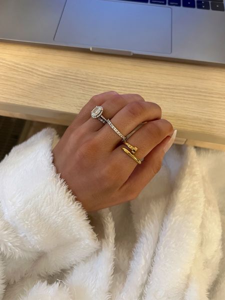 fav amazon jewelry ✨🤍 two rings under $15! haven’t tarnished and I’ve been wearing in the shower/washing hands/doing dishes etc… love them! The nail ring is also Cartier inspired and one of my favorite finds! 


Amazon finds, amazon must haves, amazon favorites, Valentine’s Day, gift ideas, favorite ring, jewelry 

#LTKstyletip #LTKunder50 #LTKFind