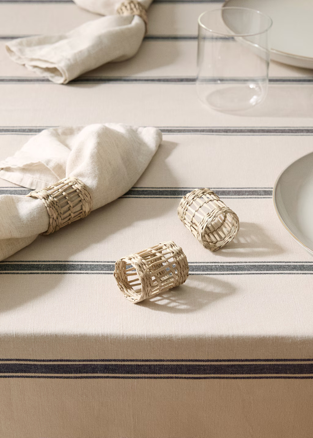 4er-Pack Serviettenringe aus Naturfasern | MANGO (DE)