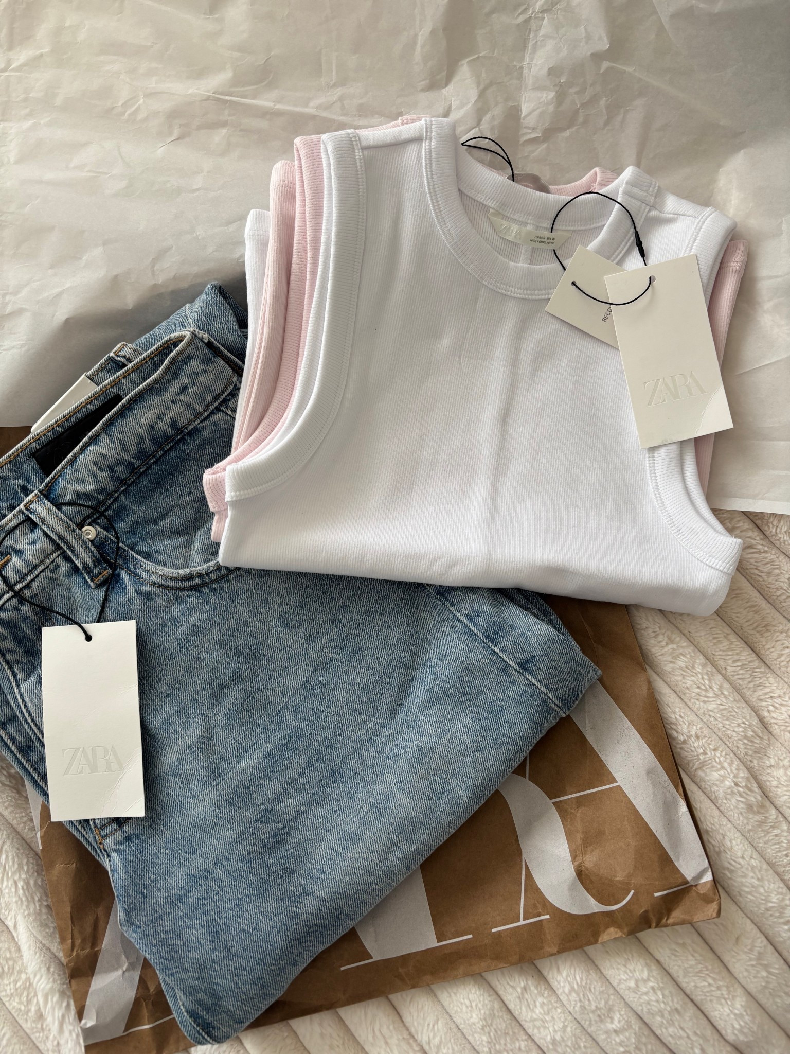 @Zara Perfect tops for summer and the most gorgeous jeans! 
Tops | 4424/300
Jeans | 7223/043

#LTKspring #LTKjeans #LTKsummer