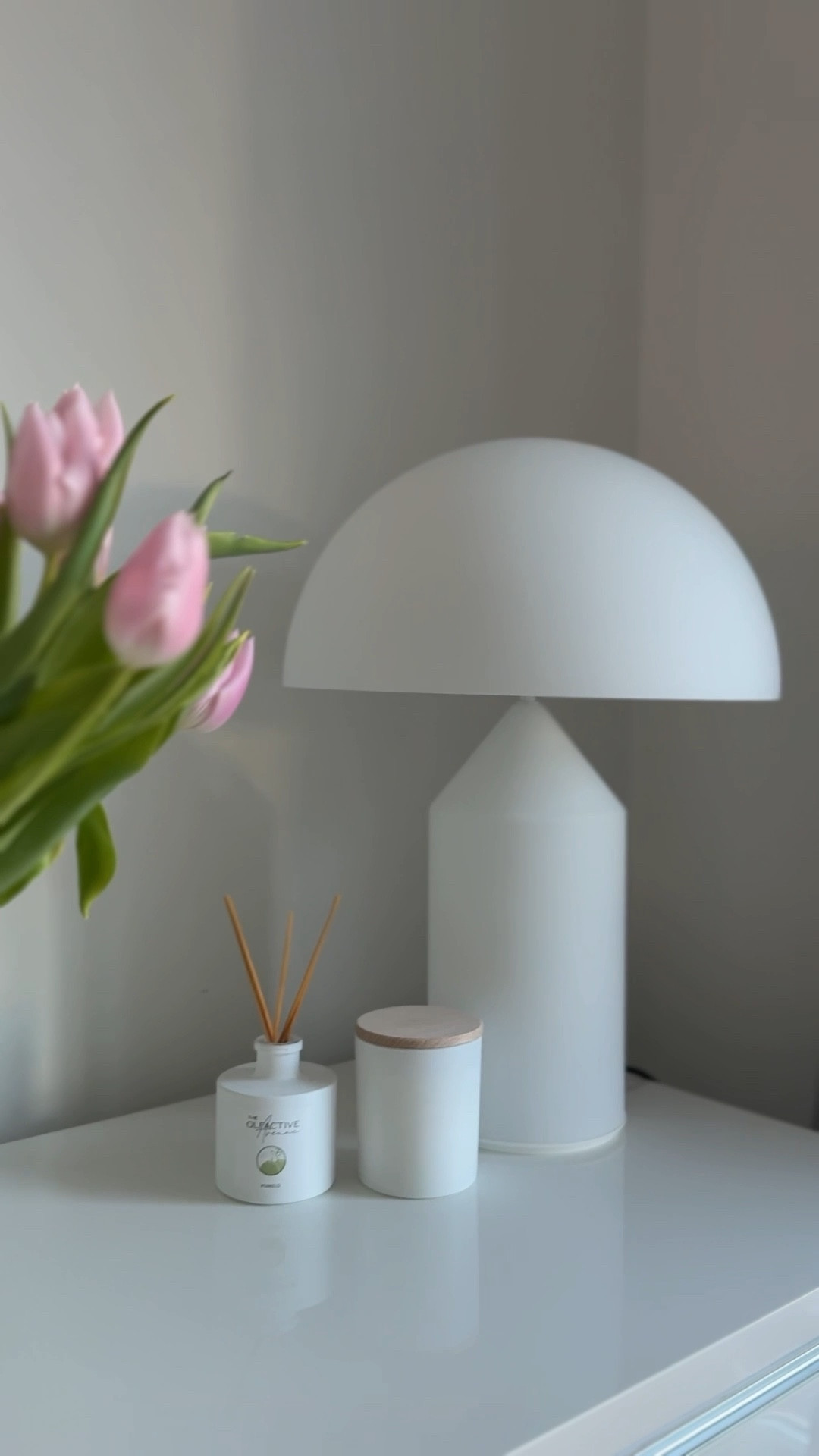 Interior: Frühlings-Dekoration für das Wohnzimmer: Die Designer Lampe ist gerade im Sale...🎉


#LTKdeutschland #LTKhome #LTKsale