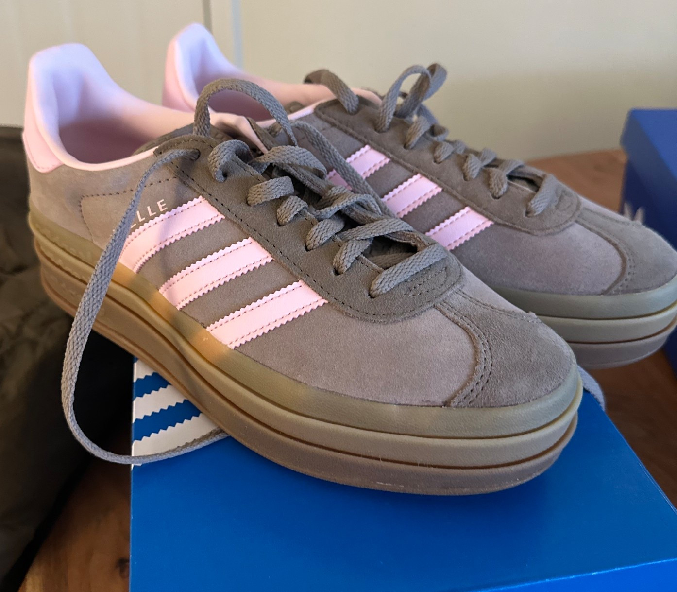 Women’s adidas gazelle bold platform sneaker 
I wear tts. 
Neutral platform sneaker
Adidas sneaker for women 
Pink sneaker for women 

#LTKTravel #LTKShoeCrush #LTKActive