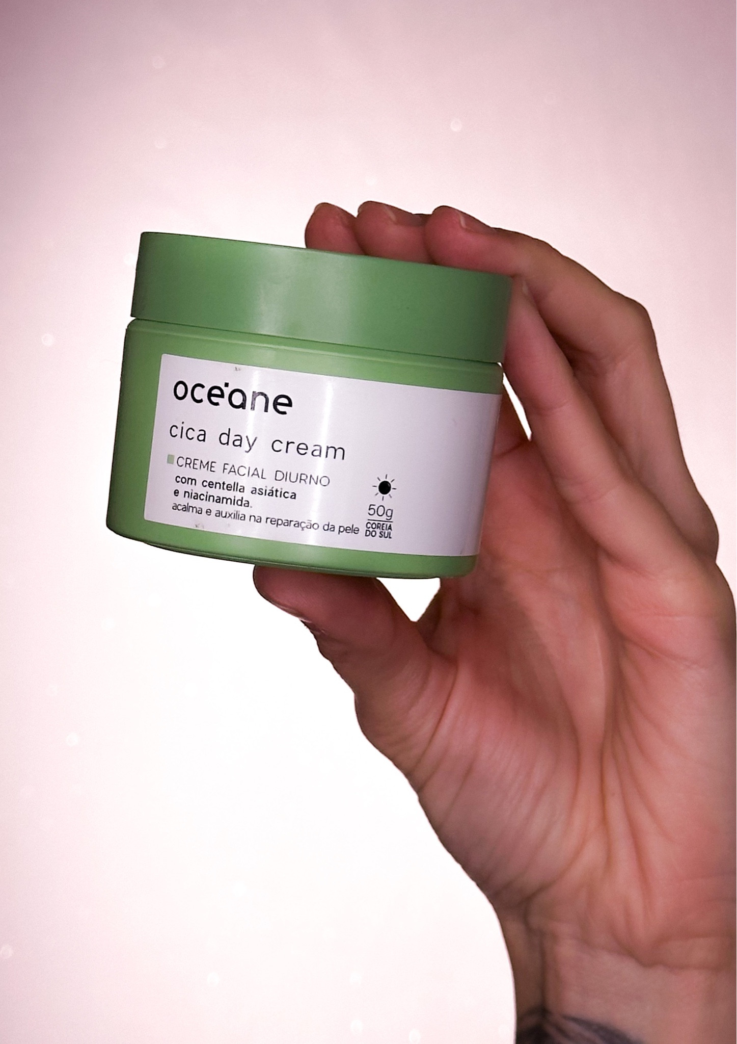 Creme facial Dia da Oceane: uso diurno, serve para todos os tipos de pele, promove hidratação profunda, promove restauração da barreira protetora. Vegano, livre de parabenos, sulfatos e petrolatos. 

#LTKbrasil #LTKbeauty