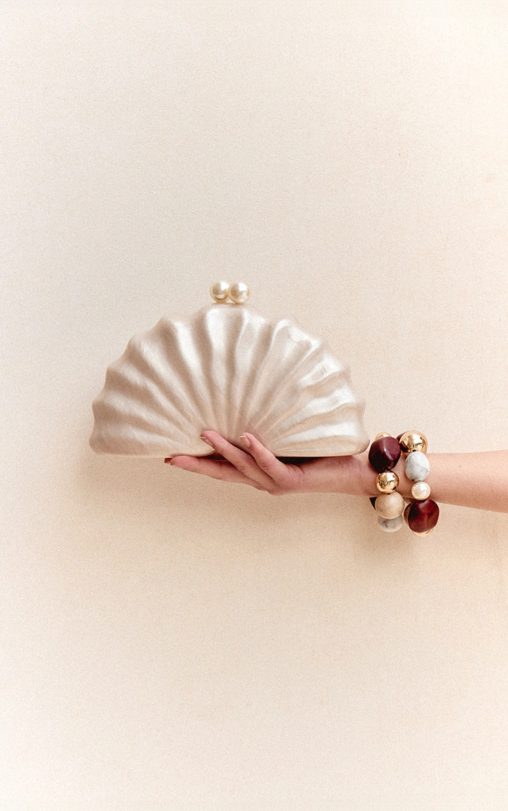 Pearl Hard Shell Clutch Bag | PrettyLittleThing UK