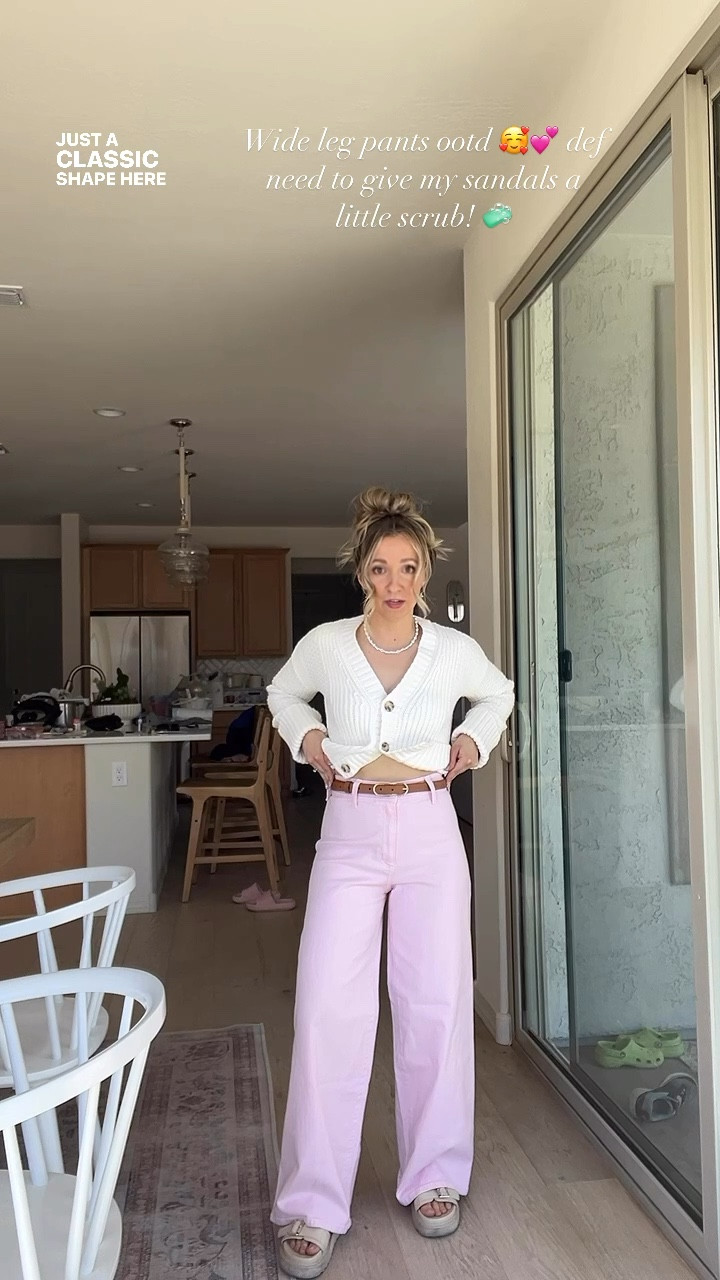 Styling my new wide leg pink denim pants 💞 so many classics in one outfit! On non petite girlies these pants hit above the ankle and can be work with sneakers, sandals, ballet flats and low heeled mules! The chunky cardigan is a neutral spring staple and week as the oval buckle belt in brown. Hoops earrings are green butterflies and complement the pink outfit so well 🌷! 

Milllenial outfit 
Petite denim jeans 
Pink denim 
Casual ootd 
Abercrombie 
Target 
American Eagle 
Princess Polly 
Buckle sandals 
Spring break outfit 


#LTKshoecrush #LTKVideo #LTKstyletip