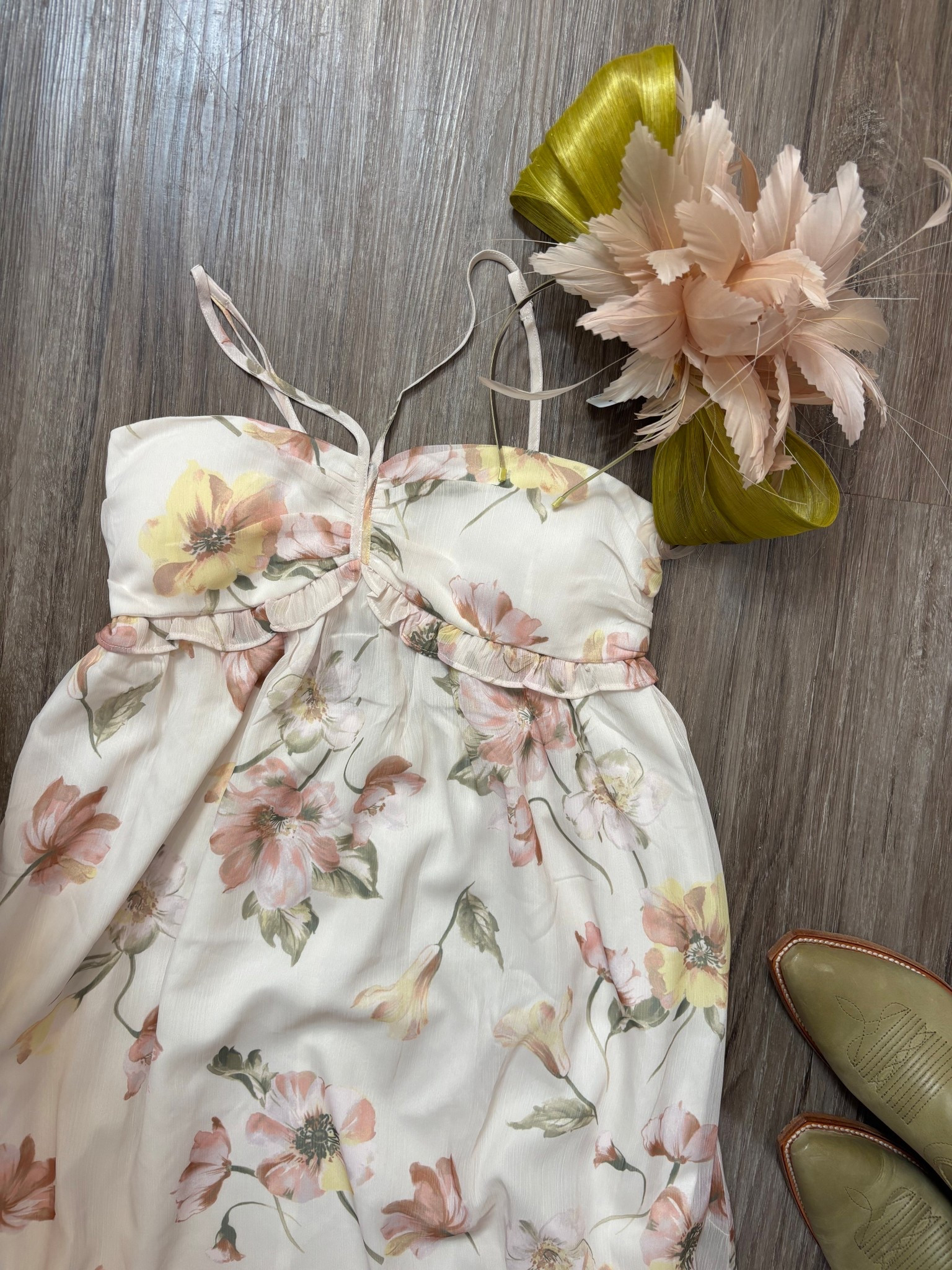 Oaks and Derby styles I’m loving!

#LTKdayinmylife #LTKSeasonal #LTKootd