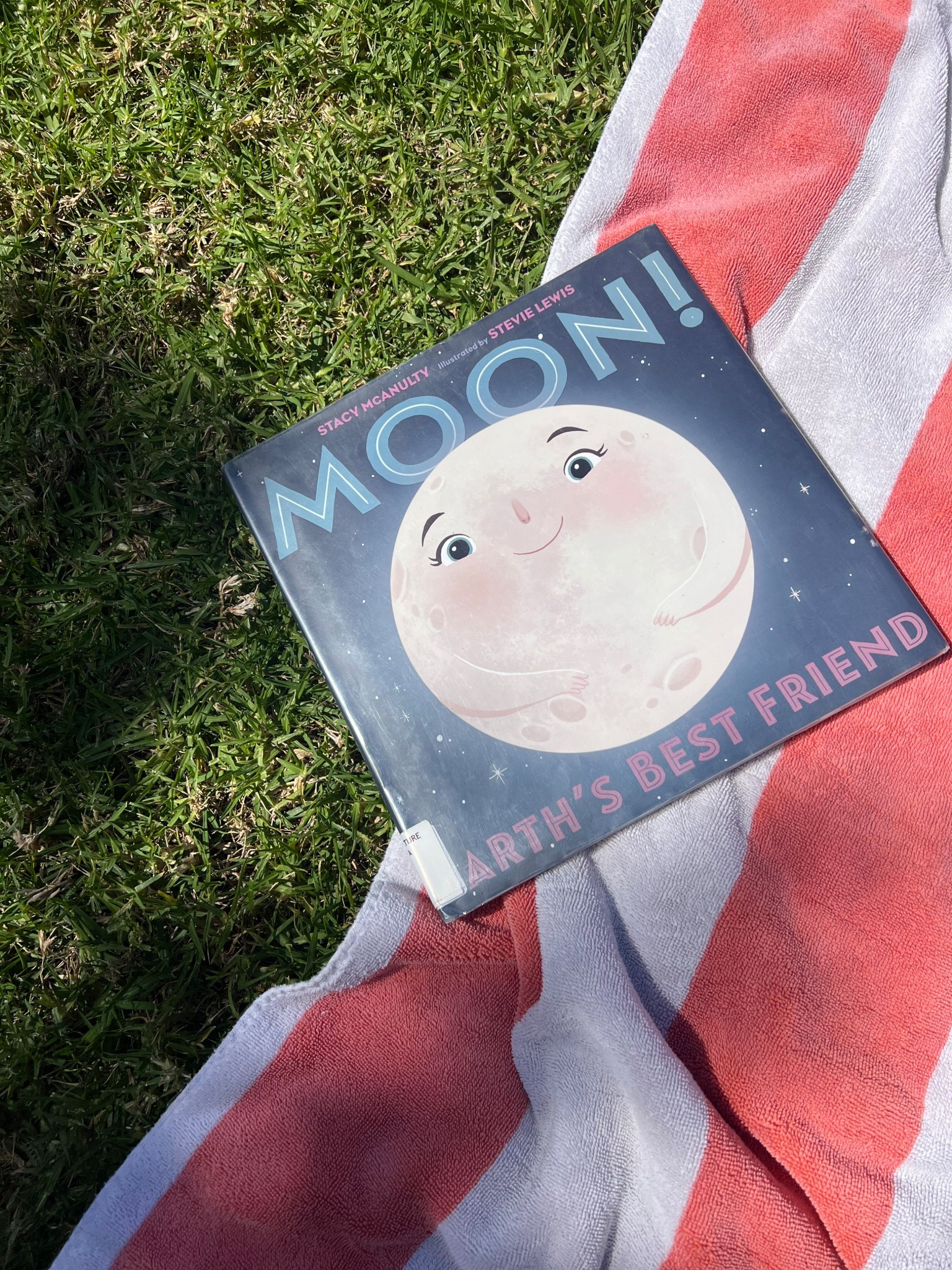 A cute book about the moon 🌙💓

#homeschool #TKbooks #preschool #childrensbooks #picturebook 

#LTKmomlife #LTKdayinmylife #LTKKids