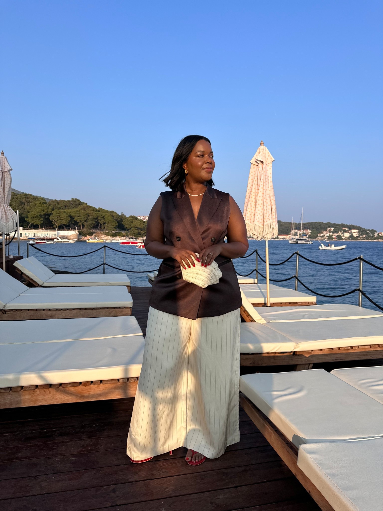Outfit of the night in Hvar 🇭🇷🤎

Size info;
Waistcoat - size UK16
Trousers - size UK16

#LTKxMintVelvet #LTKeurope #LTKmidsize