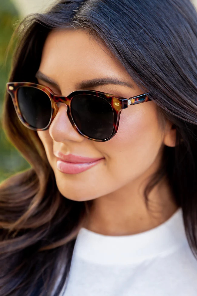Between Us Brown Round Tort Sunglasses | Pink Lily