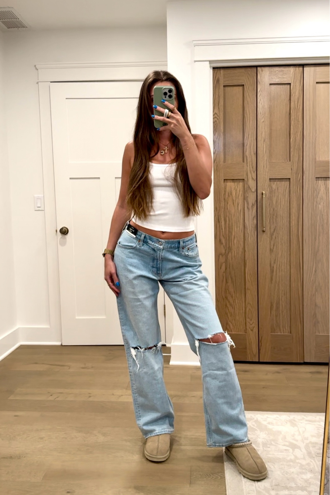 Low rise denim 

#LTKStyleTip #LTKSeasonal #LTKBacktoSchool