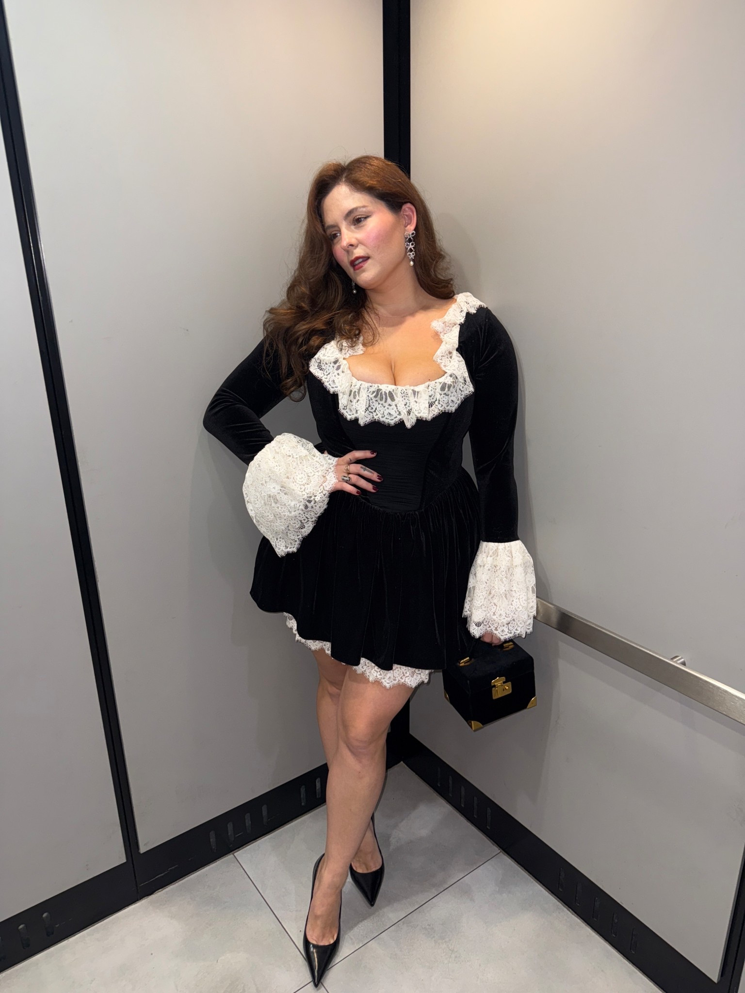 House of cb velvet with lace detail dress size xl

Steve Madden pumps 

#LTKMidsize #LTKStyleTip #LTKFindsUnder50