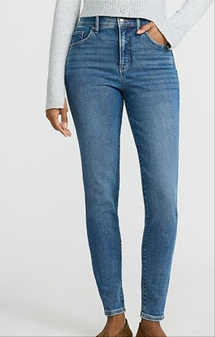 High waisted medium wash skinny jeans for petite women.

#LTKPetite