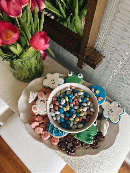 How perfect are these little bunny serving platters?! So cute for some sweet treats or hosting Easter lunch 🌷💛 #ad #targetpartner #targetstyle @targetstyle @target

#LTKSeasonal #LTKfindsunder50