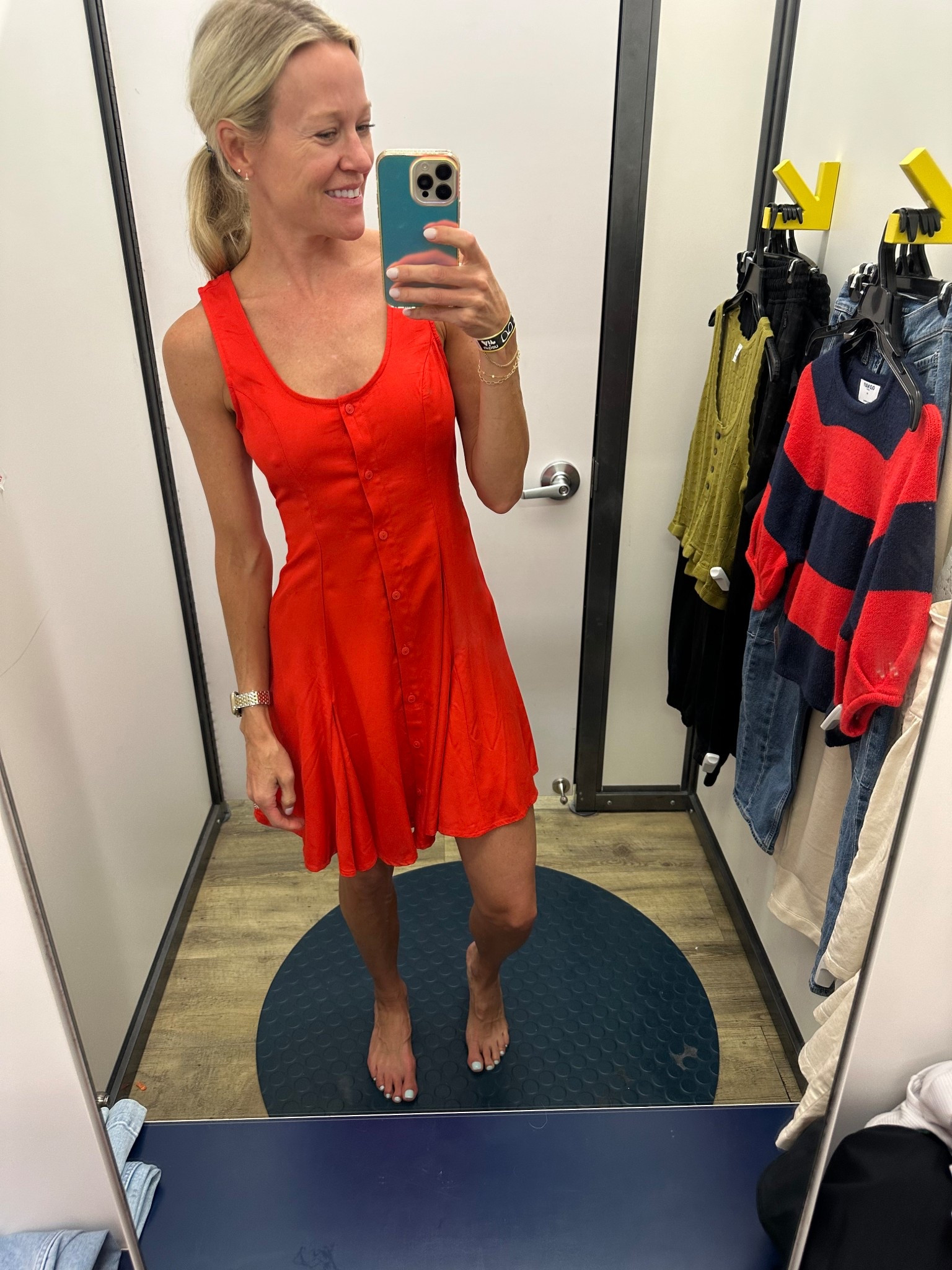 The most flattering dress- I’m in the xs 

#LTKSaleAlert #LTKSeasonal #LTKFindsUnder50