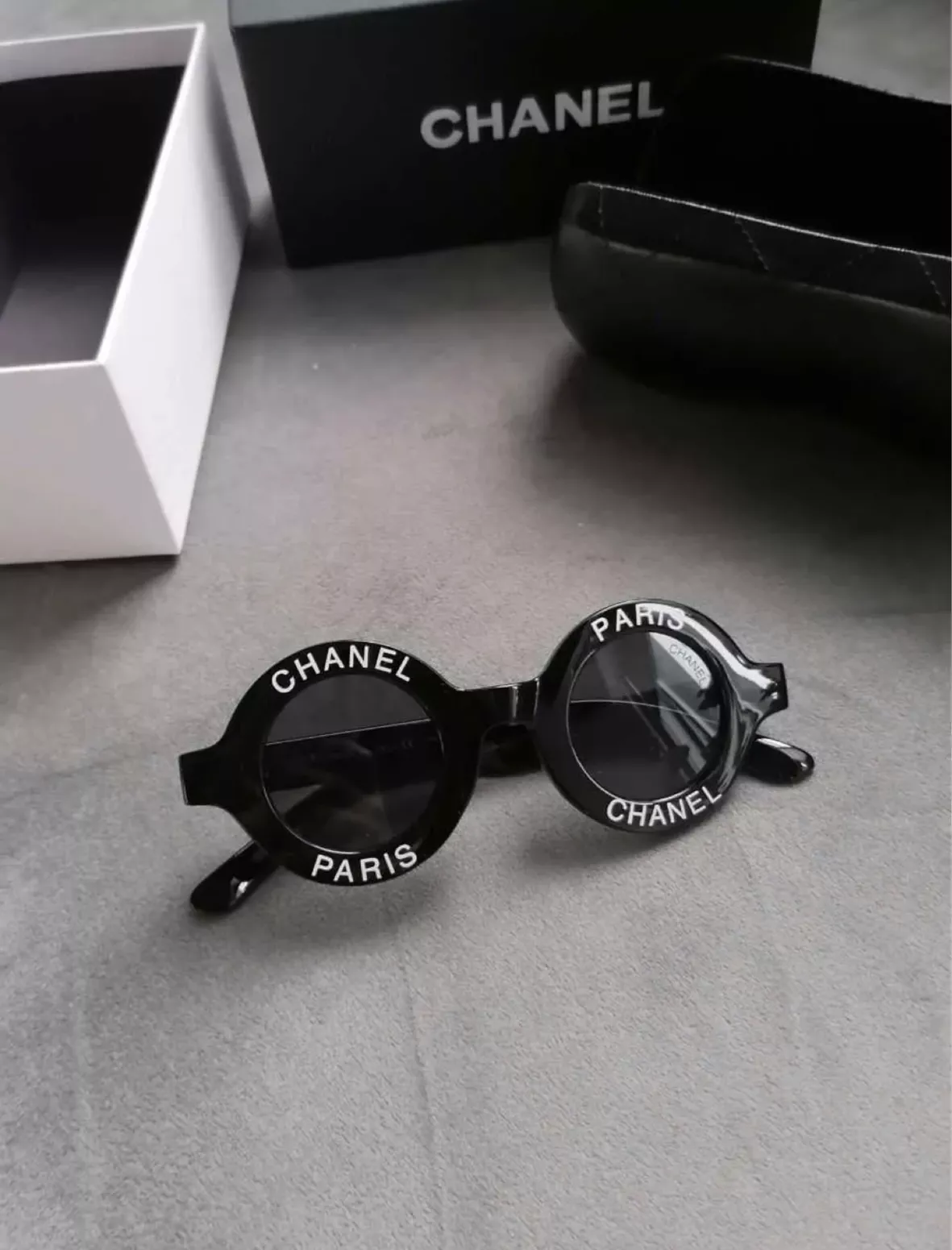 Eyewear - Sunglasses — Fashion