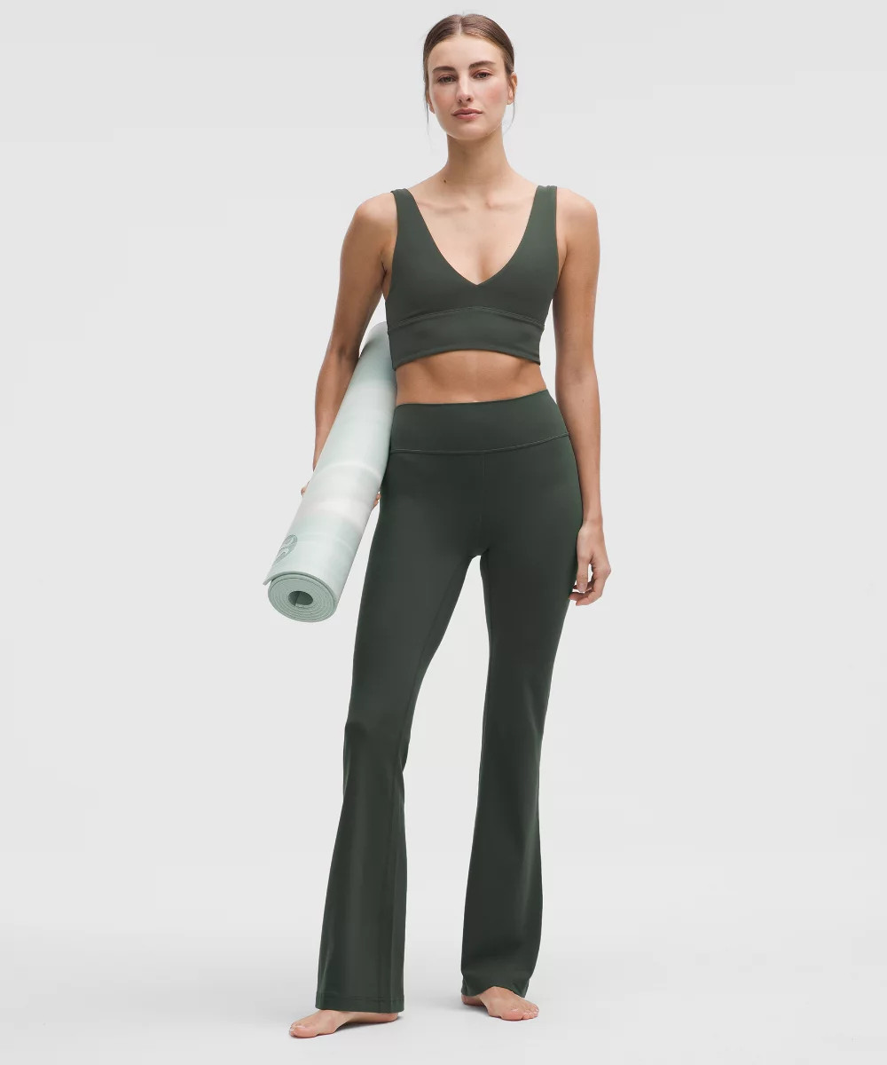 Groove Hose mit ausgestelltem Bein und hohem Bund aus Nulu   Kurz | lululemon DE