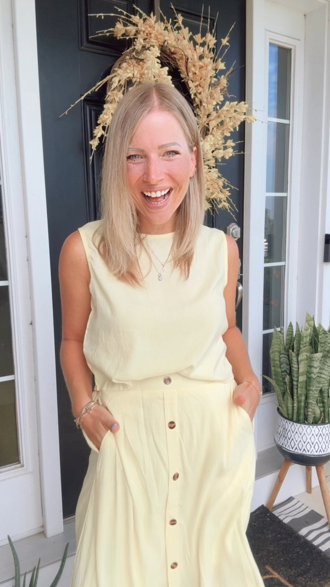 Back to school haul from Shein 💛
Wearing my true size small and I’m 5’2” for ref

This butter yellow set is adorable! The skirt is double lined too! Love the buttons down the front 

Teacher ootd
Classroom 