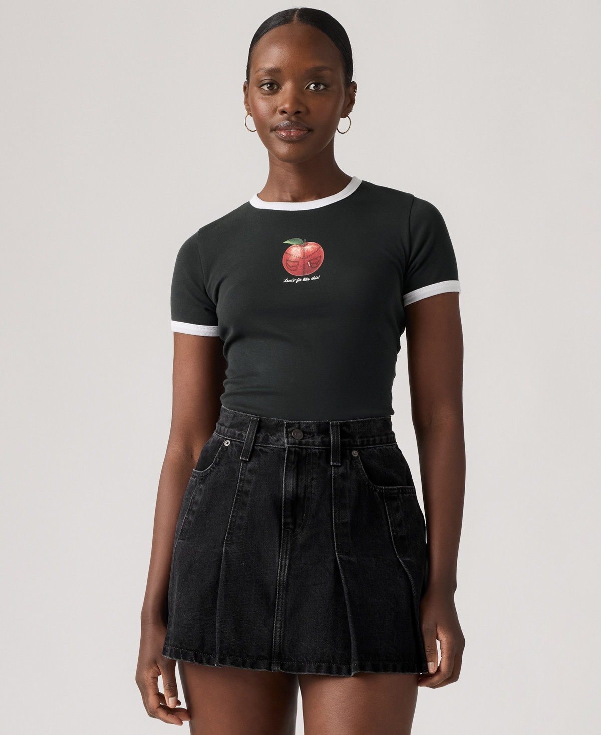 Levi's Women's Graphic Ringer Rickie T-Shirt - Archival Apple Pirate Black/Bright White | Macy's
