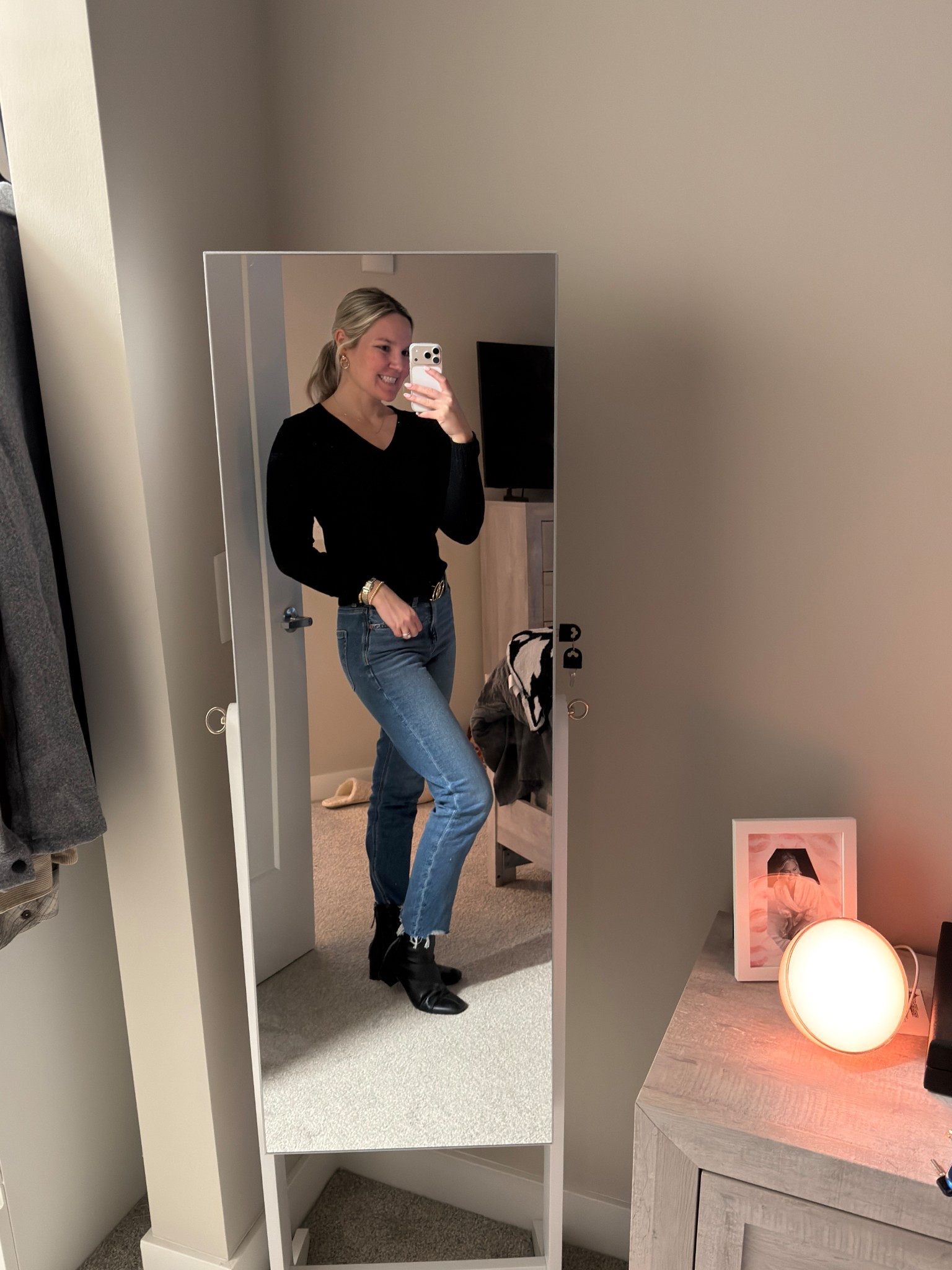 Finally got new American Eagle jeans  - loving this classy black and gold look

#LTKootd #LTKWorkwear #LTKgrwm