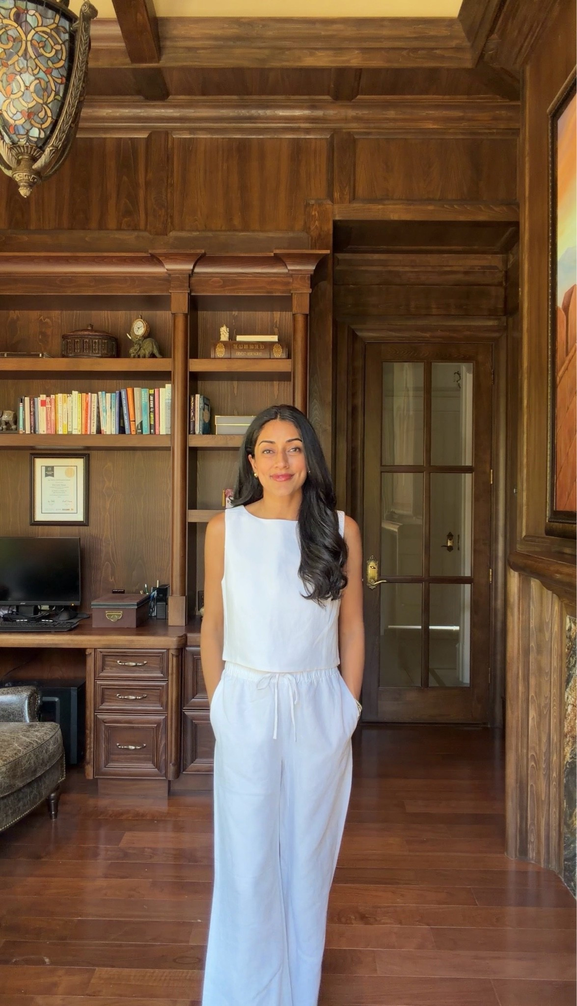 The @Aritzia linen lodge pants are perfection, they are lightweight and not see-through at all. Wearing a size small in both these pieces. #ad #aritziapartner