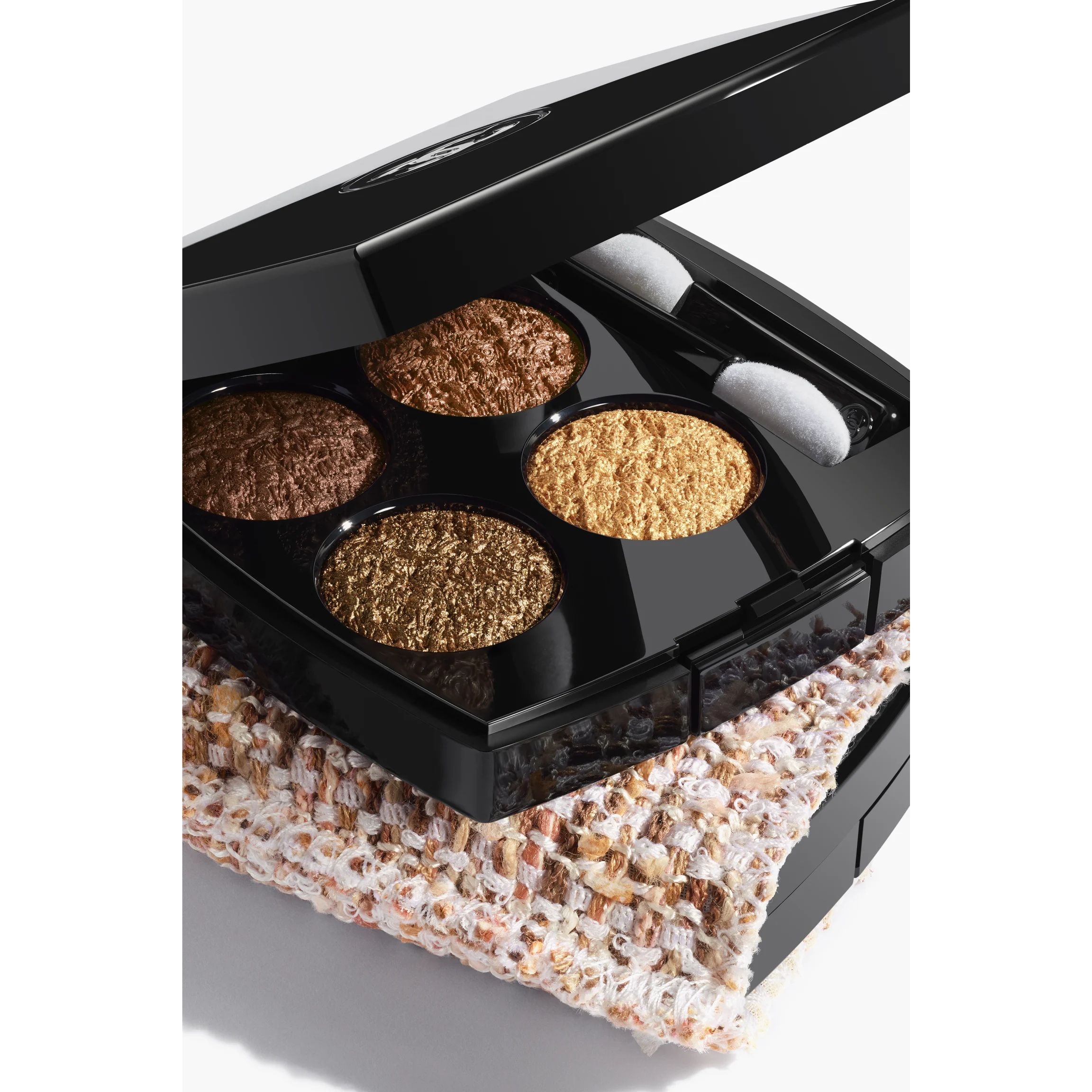 LES 4 OMBRES TWEED Limited-edition multi-effect quadra eyeshadow 01 - Tweed cuivré | CHANEL | Chanel, Inc. (US)