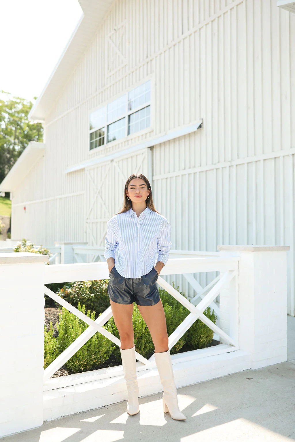 Mark Leather Shorts - Navy | cocolillys