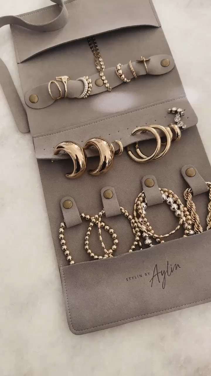 My jewelry travel bag would make a great gift this holiday season! Use code Aylin10 at checkout for a discount ✨

#LTKSeasonal #LTKstyletip