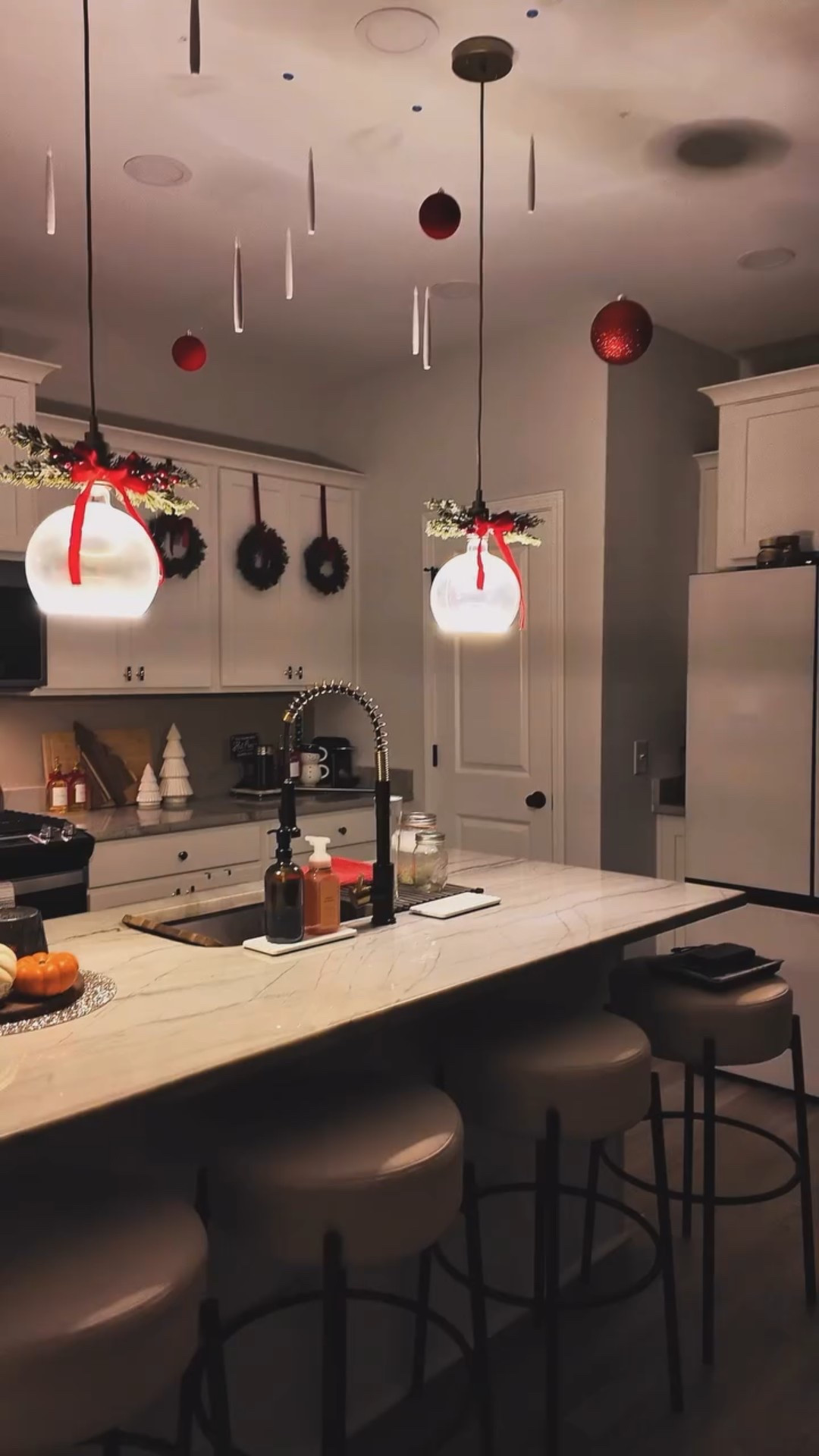 Not me decorating in November because I refuse to let December rush me 😌🎄
.
I found the cutest Christmas decor on Amazon — cozy, simple, and perfect to start bringing the holiday spirit home early!
I’m all about easy ideas that make your space feel magical without spending hours or $$$.
.
Comment 🎄 “links” and I’ll DM you everything from my Amazon storefront 💌
Save this post to start your Christmas decorating checklist ✨