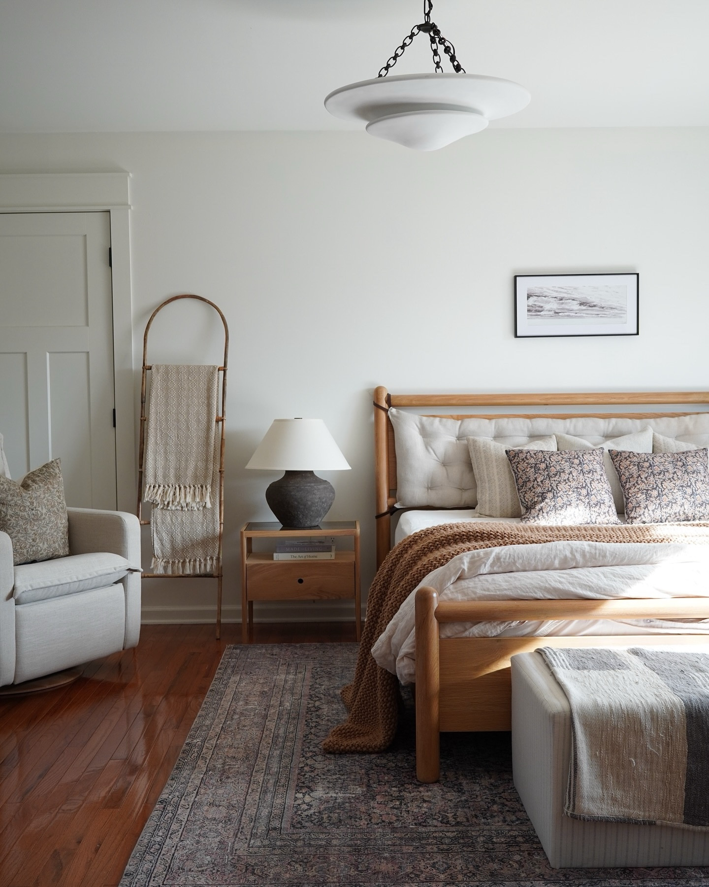 🔗Comment SHOP for links!

I still can’t get over how much of a difference a simple lighting swap can make! These new pieces from @lightopia_  were a game changer! 

Details:
Mollino Two-tiered Chandelier
Calabria table lamps in Rustico

#bedroomdecor #bedroomstyling #homedecor #interiordesign #tablelamps #chandelier 
#howihome #neutralhome #vintagemodernhome