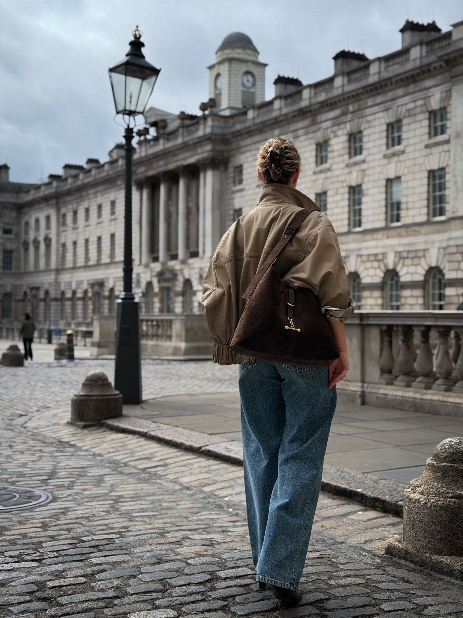 Shopping in London with my Strathberry Kite hobo bag, beige Bottega Veneta blossom jacket and Massimo Dutti jeans which I adore!

#LTKdayinmylife #LTKootd #LTKTravel