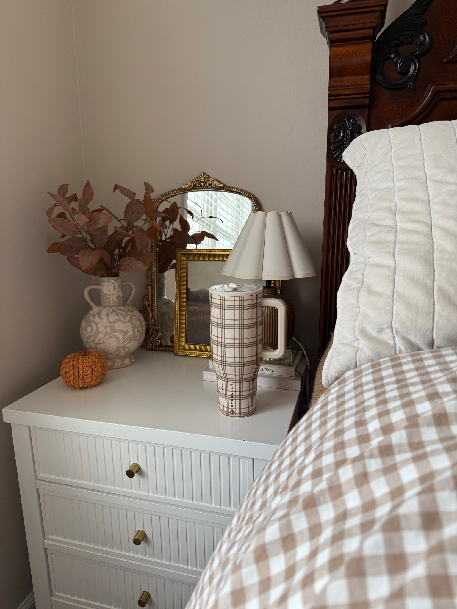 Final post for my fall bedroom decor and nightstand decor before Christmas takes over😪 fall you will be missed 



#LTKHome #LTKSeasonal #LTKHoliday